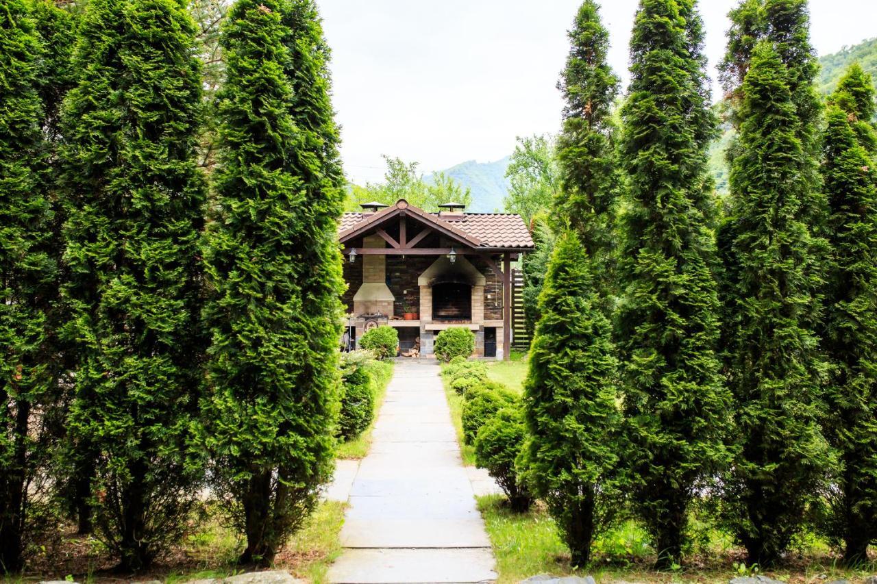 River Retreat Hotel Lotrioara Buitenkant foto