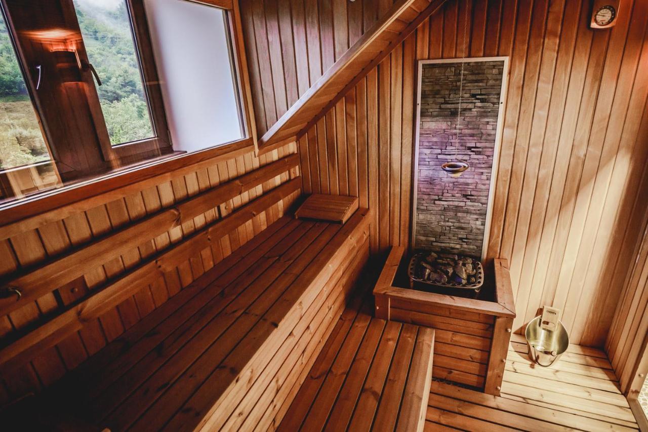 River Retreat Hotel Lotrioara Buitenkant foto